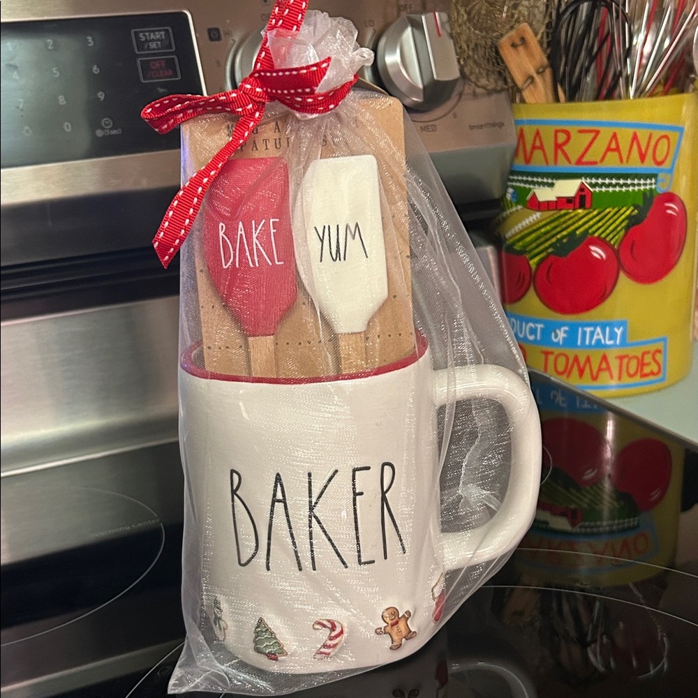 RAE DUNN Bakers Holiday Mug with mini Red and White Spatulas